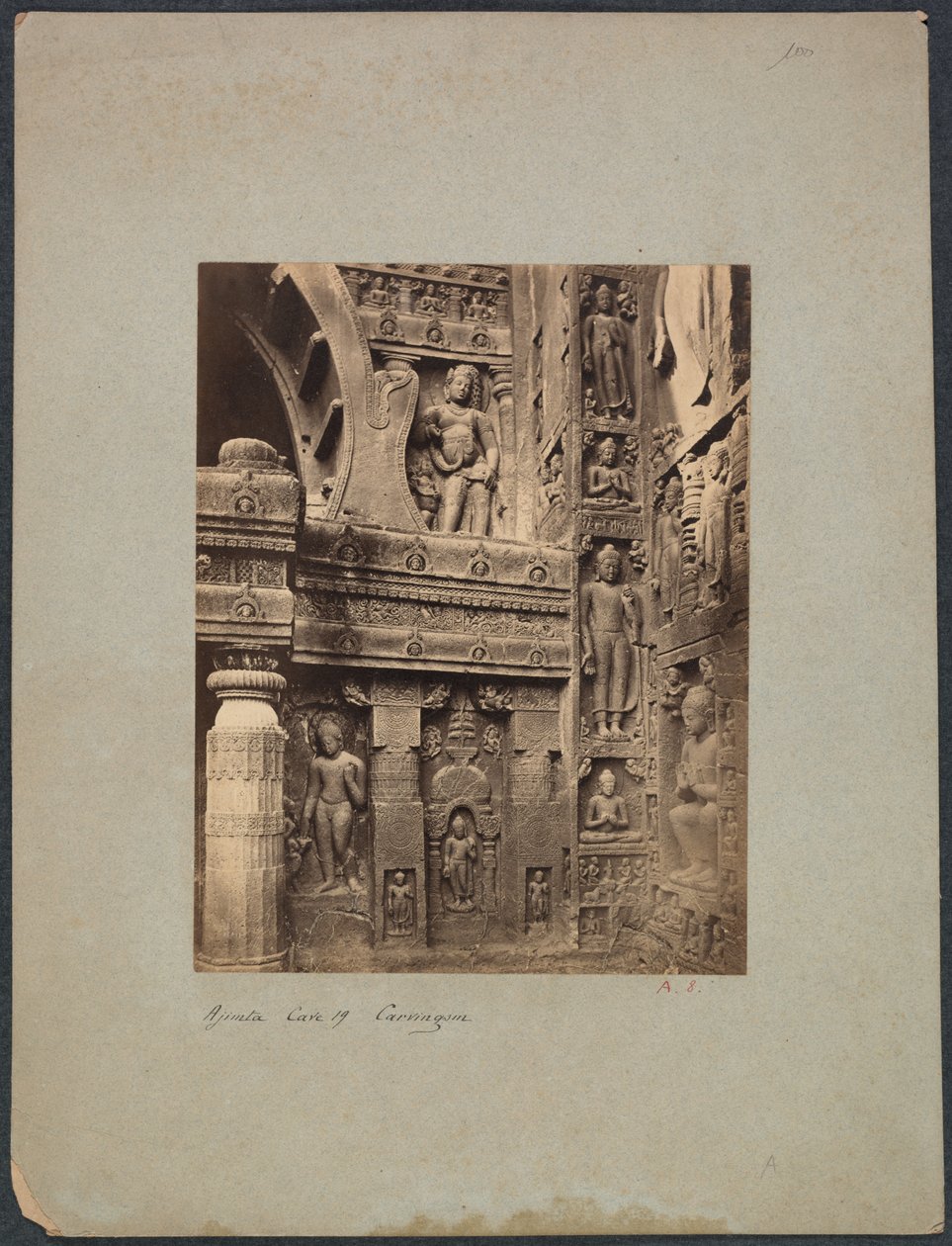 Caverna Ajinta No. 19, 1850-1870. de Francis Frith and Co.