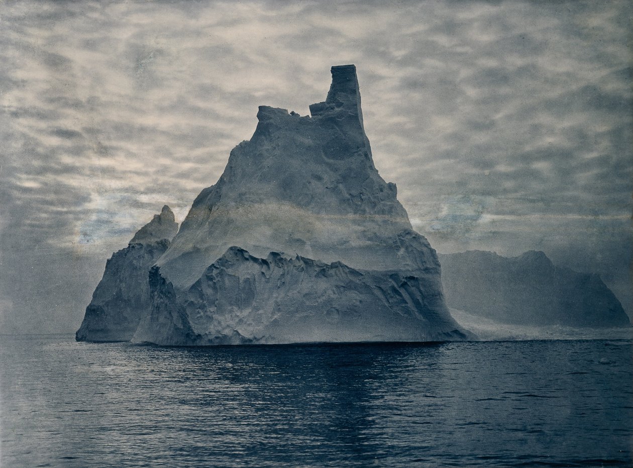 Nenhum título (um iceberg com torre) de Frank Hurley