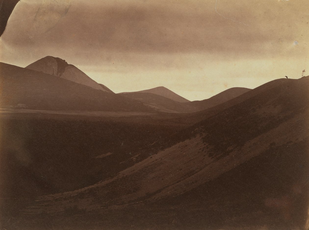 Paisagem escura com colinas de Frank Chauvassaignes