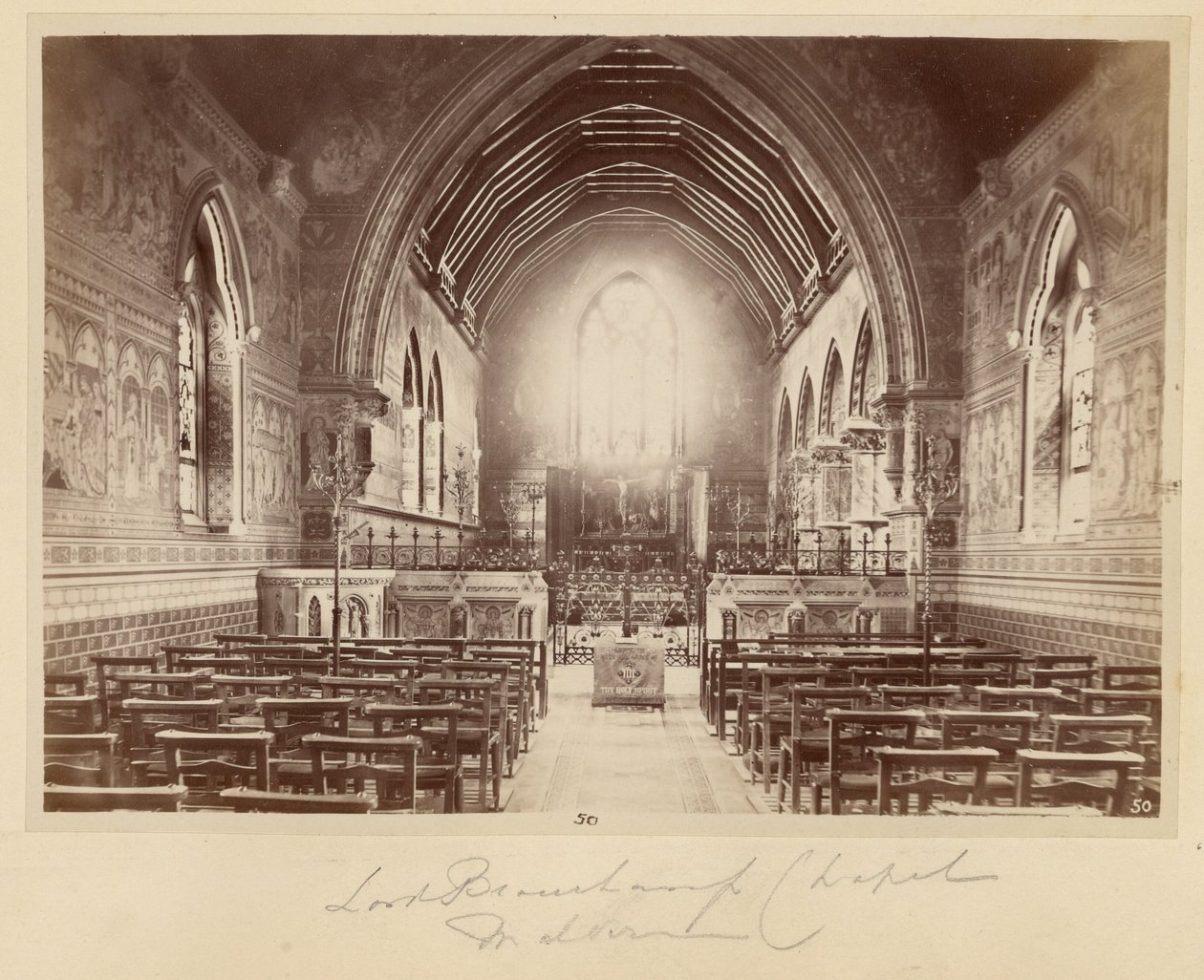 [Interior de uma igreja] de Frank Meadow Sutcliffe