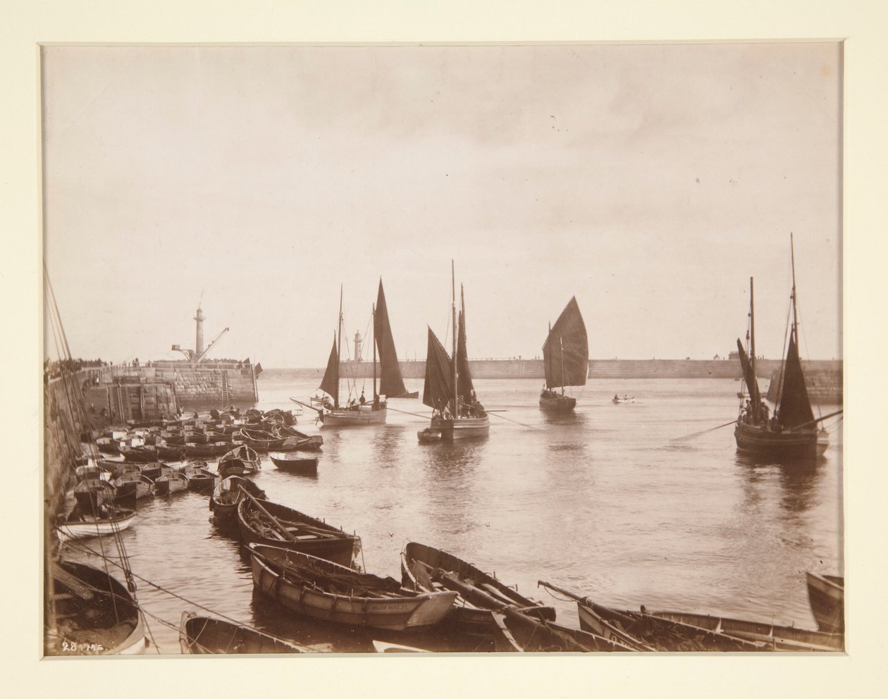 Vista de Whitby Harbor de Frank Meadow Sutcliffe