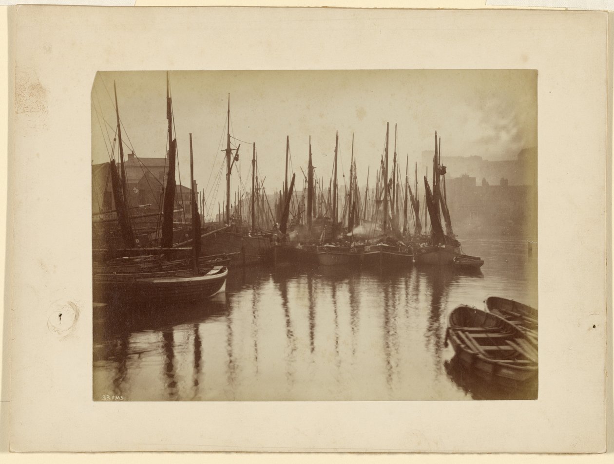 [Porto de Whitby] de Frank Meadow Sutcliffe