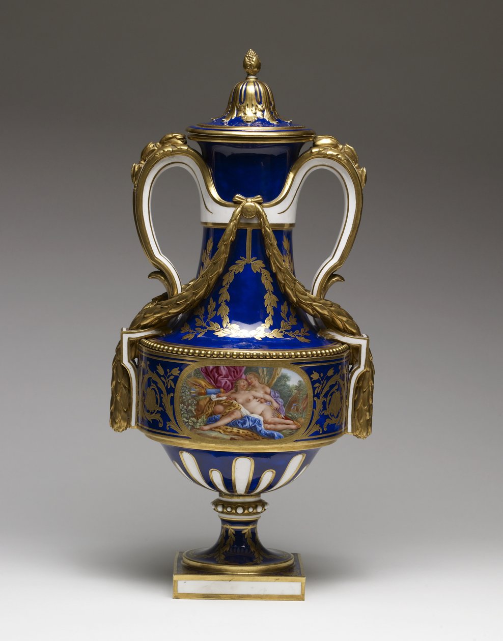 Vaso (porcelana de pasta mole com tinta e dourado) de François Boucher