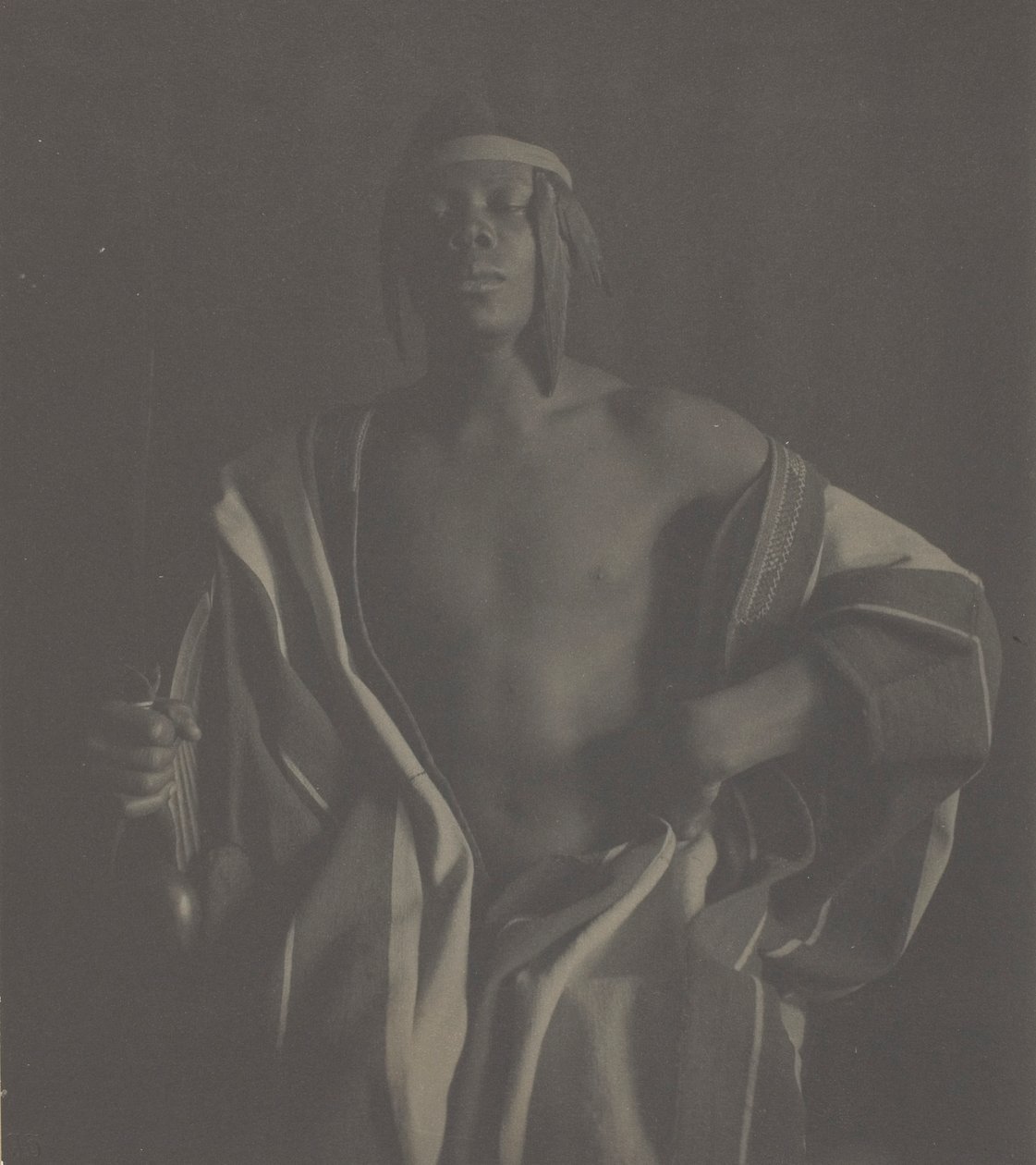 Um chefe etíope, 1897, impresso c. 1902. de Fred Holland Day