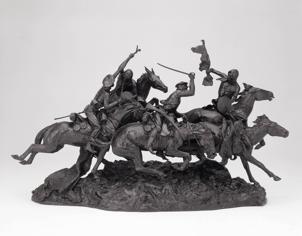 Os Velhos Dragões de 1850, modelado em 1905, fundido em 1905-09 (bronze com pátina preta) de Frederic Remington