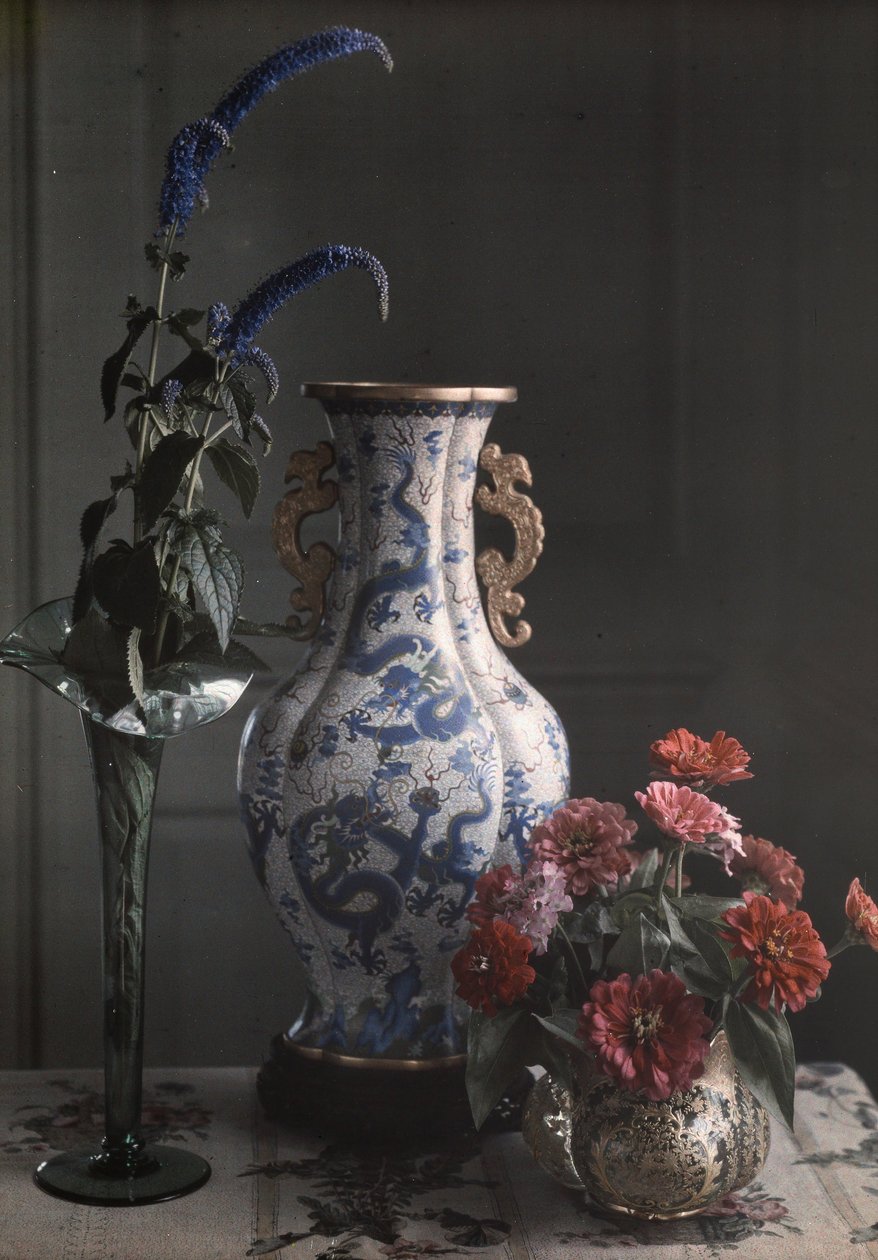 Ainda vida com vaso chinês ornamentado de Frederick S. Dellenbaugh