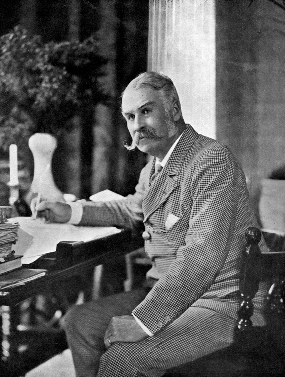 Sir William Schwenck Gilbert 1836-1911, dramaturgo e humorista inglês, 1911-1912. de Frederick Downer and Sons