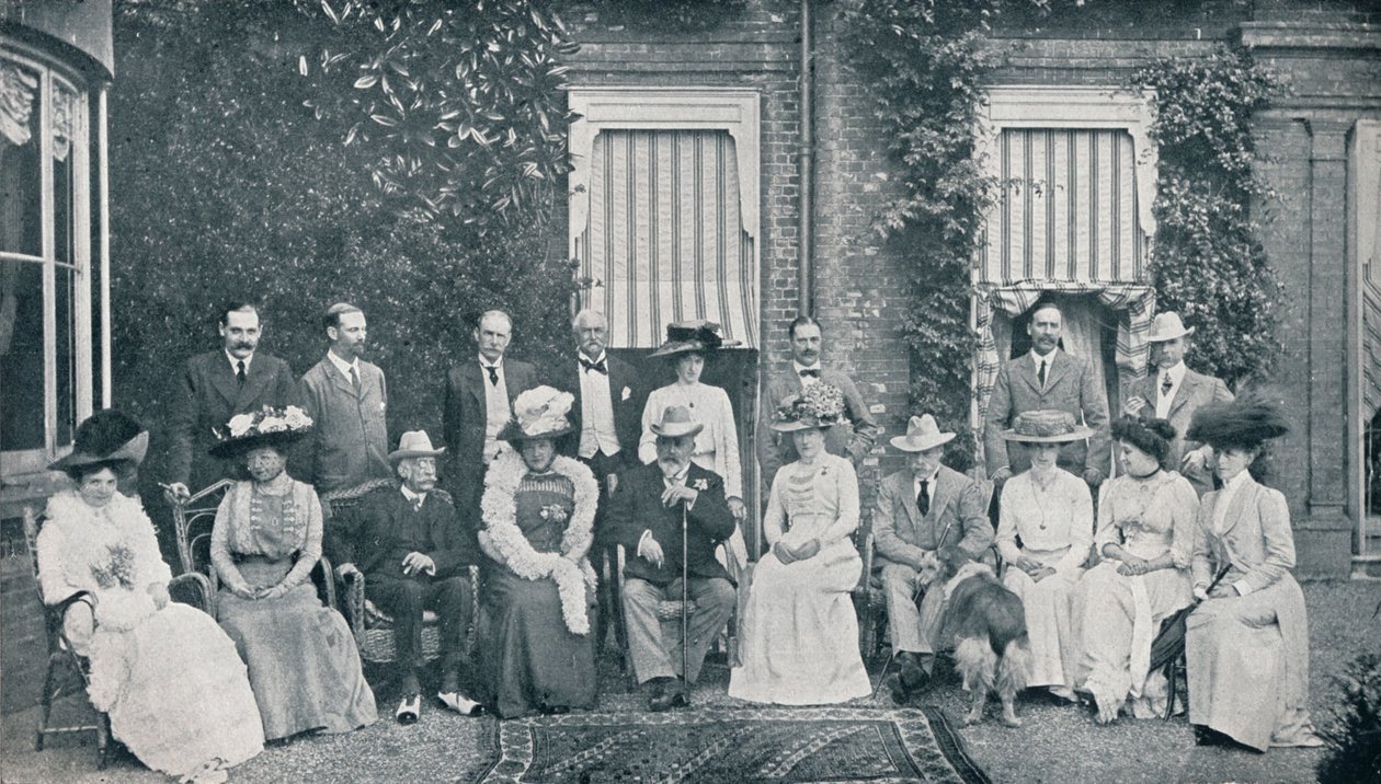 A festa da casa real em The Grove, Watford, residência de Lord Clarendon, em julho de 1909 1911 de Frederick Downer and Sons