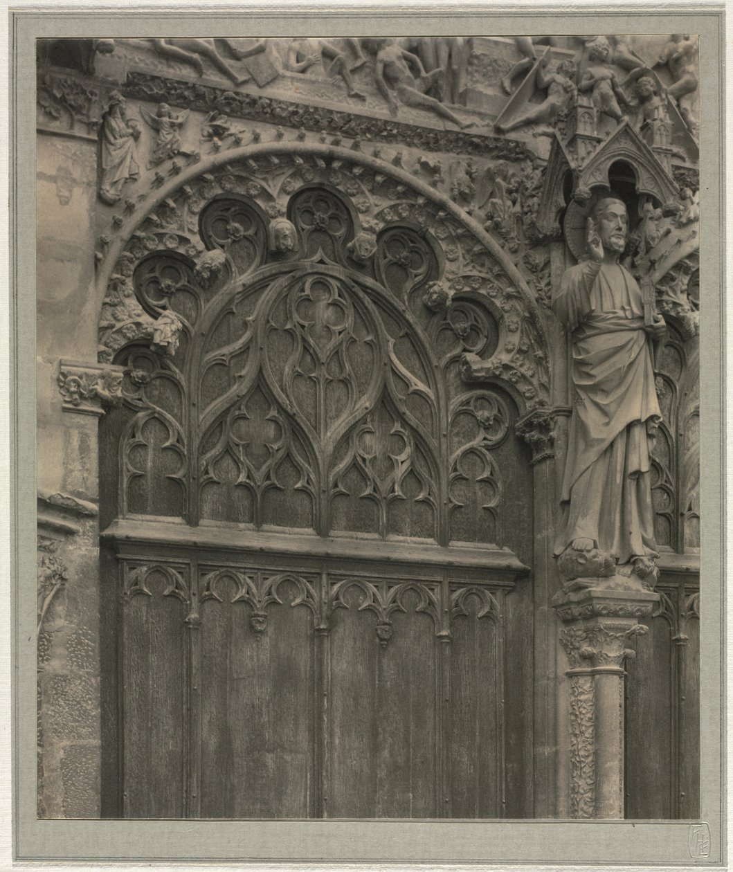 Catedral de Bourges: Cripta sob a nave de Frederick Henry Evans