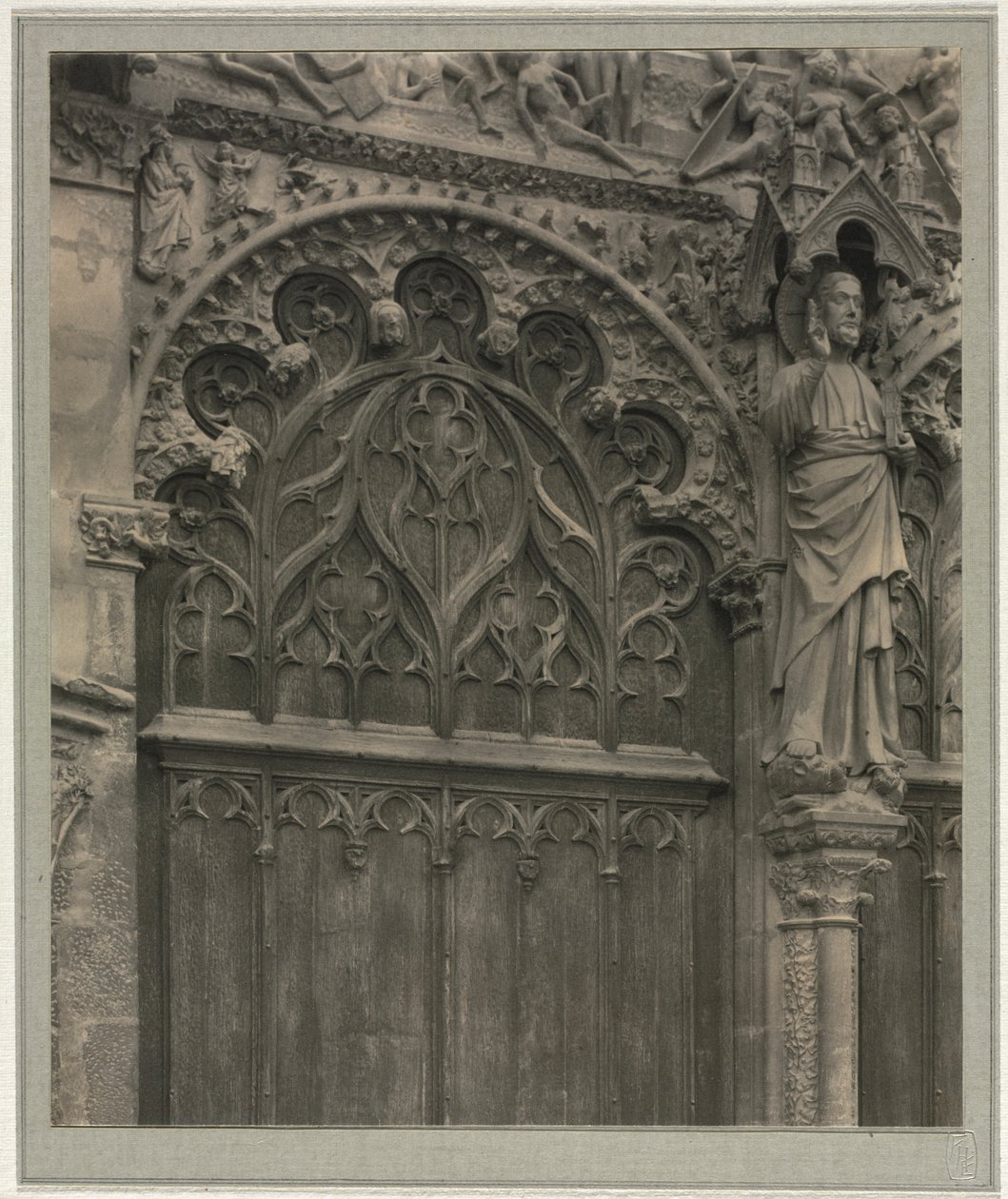 Catedral de Bourges: Cripta sob a nave, c. 1900. de Frederick Henry Evans