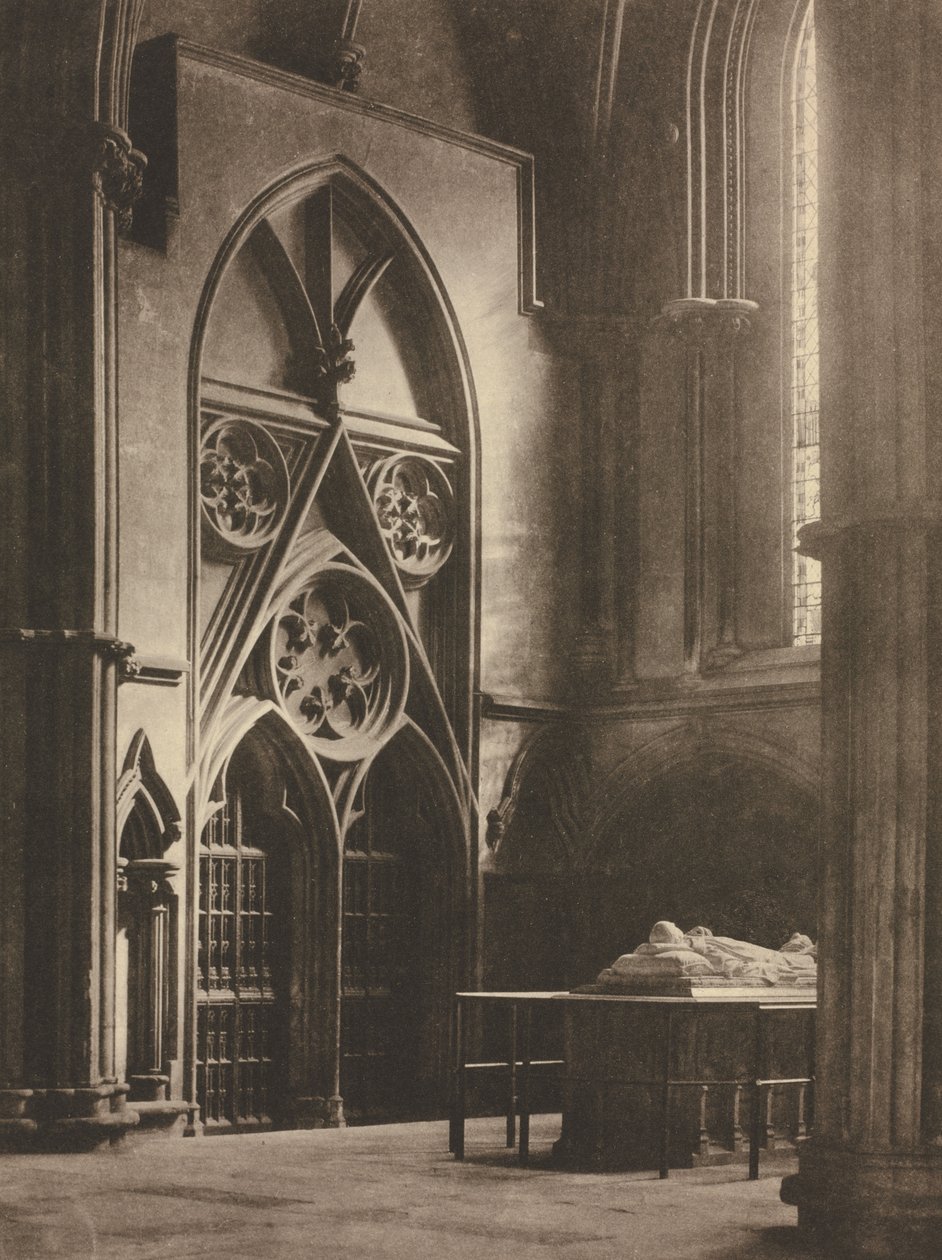 Trabalho de câmera: Ministro de York: In Sure and Certain Hope, 1903. de Frederick Henry Evans