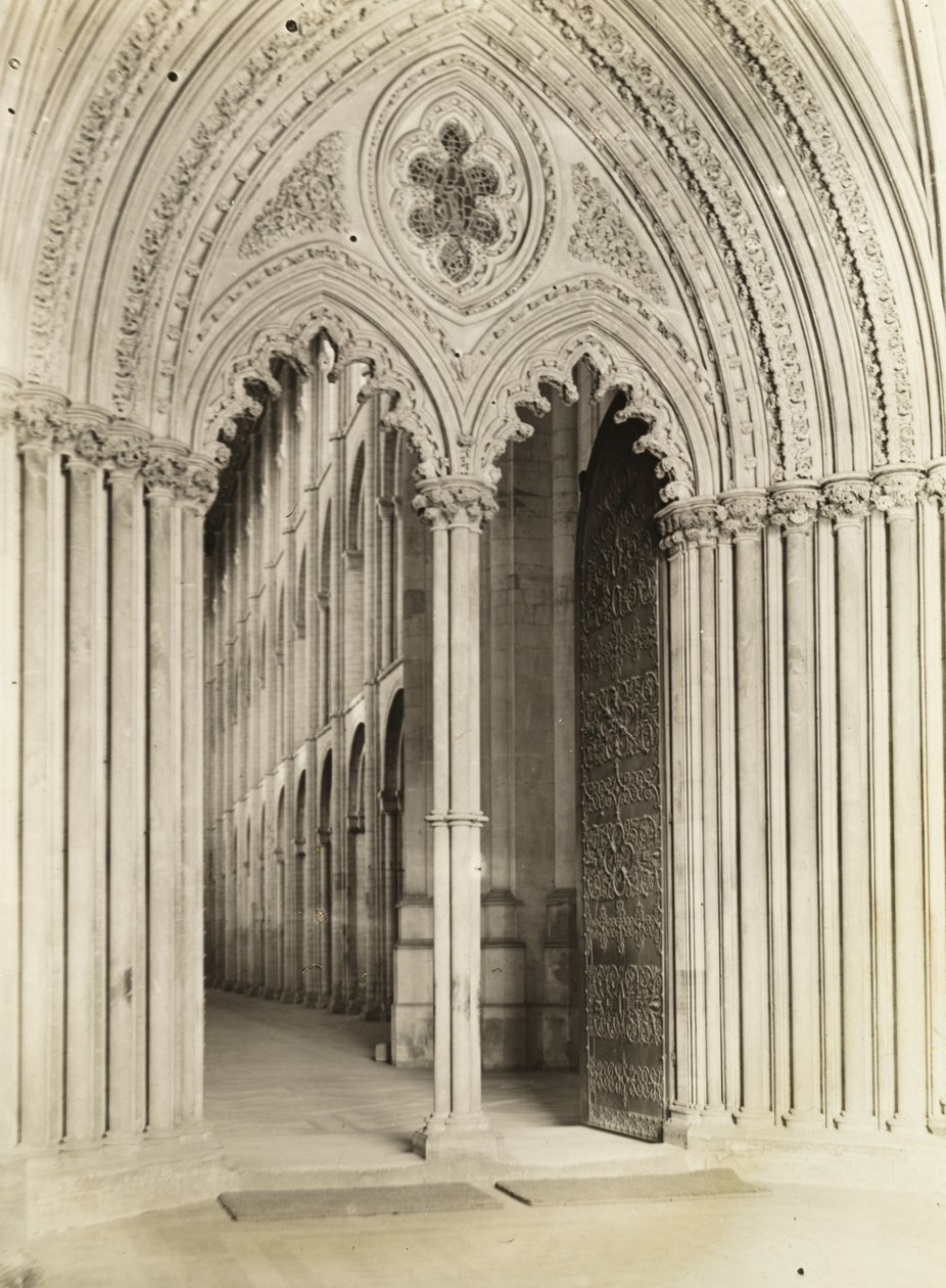 Catedral de Ely: Pórtico da Galileia, Porta para a Nave de Frederick H. Evans