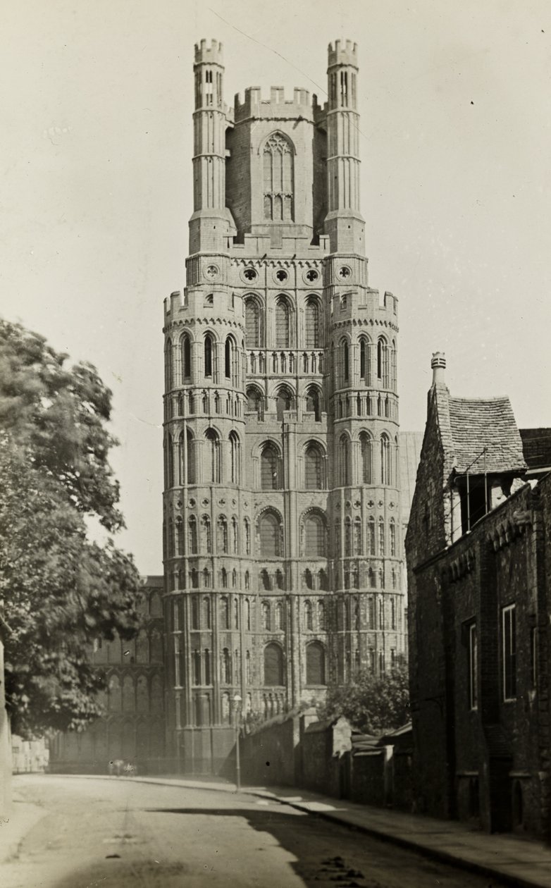 Catedral de Ely: Torre Oeste a partir da Galeria de Frederick H. Evans