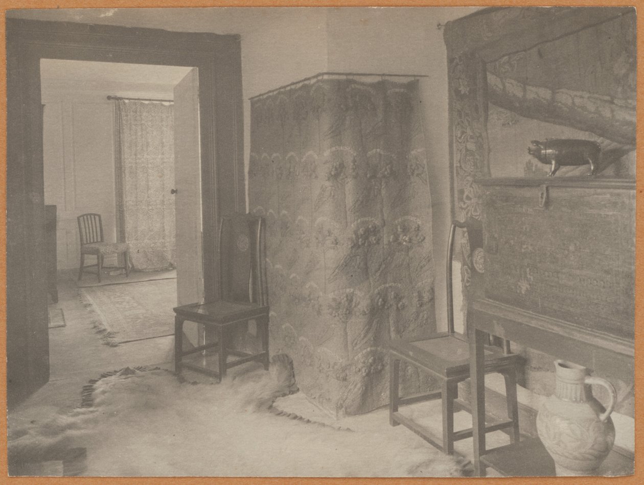 Mansão Kelmscott: Passagem para o quarto com painéis de Frederick H. Evans