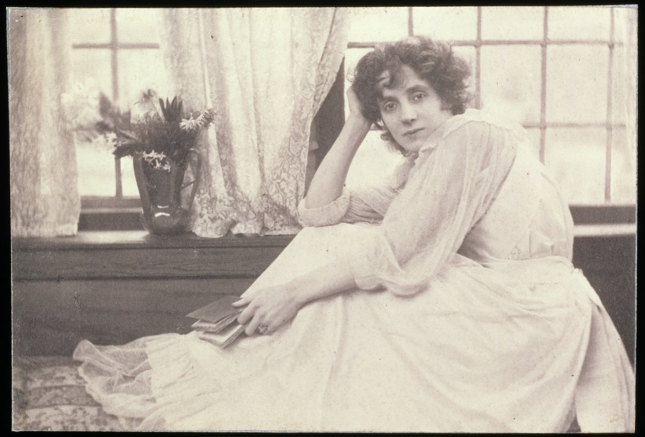 Fotografia de retrato de Beatrice Stella Tanner (1865-1940) Sra. Patrick Campbell, de Frederick Hollyer (1837-1933) de Frederick Hollyer