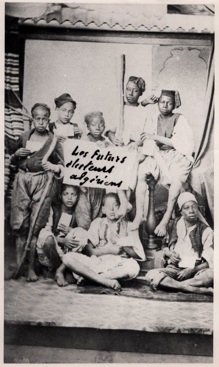 Crianças argelinas da região de Annaba, final do século XIX de French Photographer