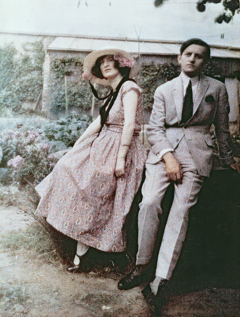 Andre Malraux com sua primeira esposa, Clara Goldschmidt, 21 de outubro de 1921 de French Photographer
