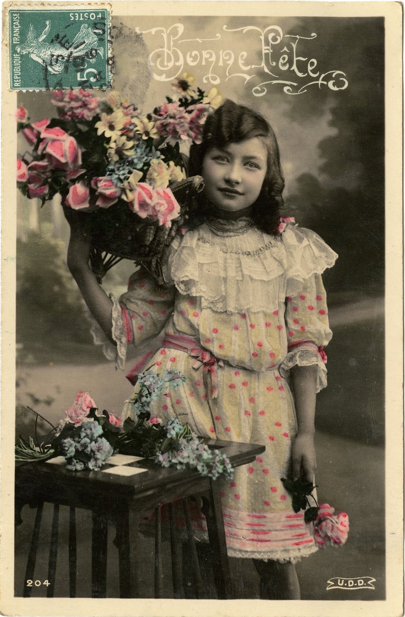 Cartão postal de feliz aniversário, 1908 (foto tingida de cor) de French Photographer