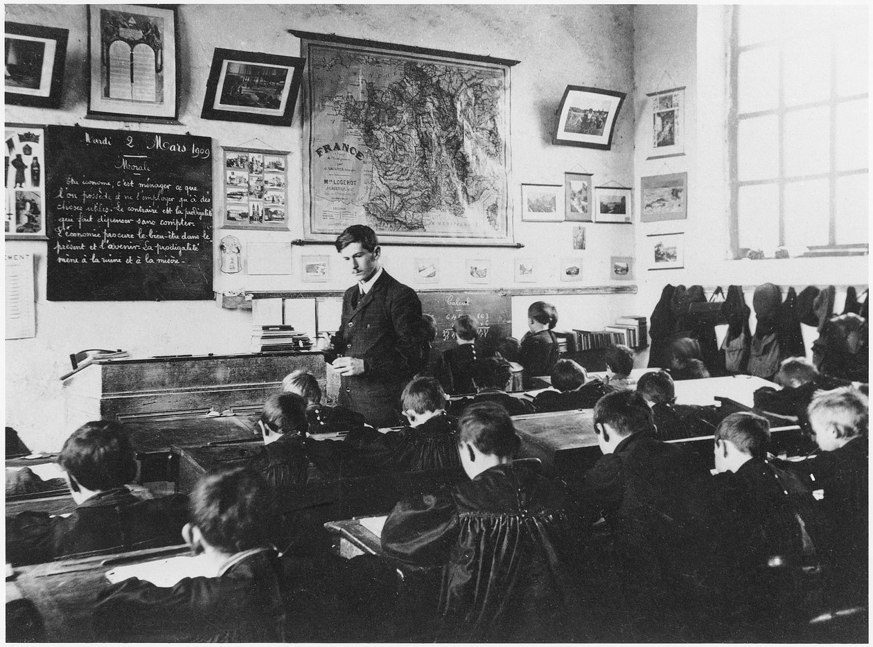 Turma na escola primária, Orme, 2 de março de 1909 de French Photographer