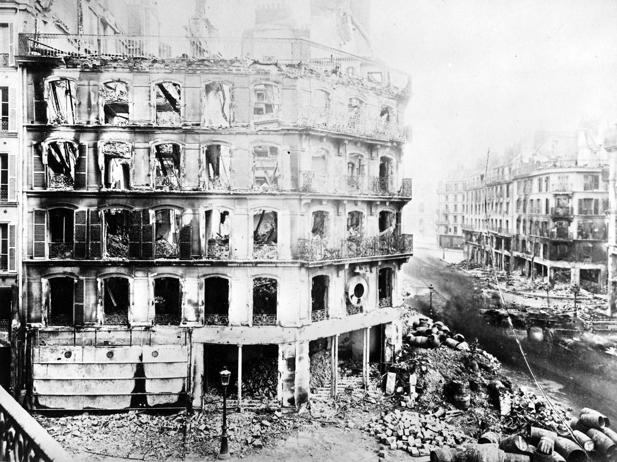 Destruição de Paris, c.1870-1 de French Photographer