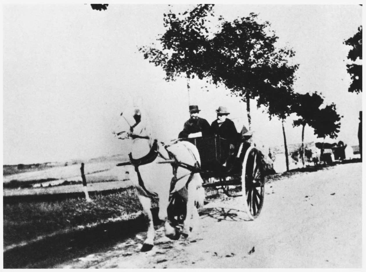 Edgar Degas (1834-1917) e um amigo no campo de French Photographer