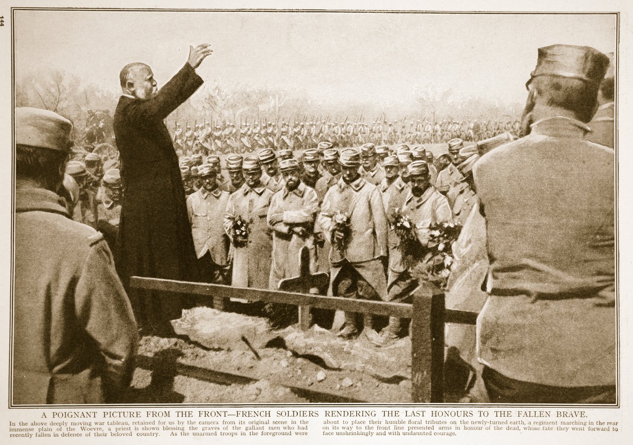 Soldados franceses prestando as últimas honras aos bravos caídos, 1914-19 de French Photographer