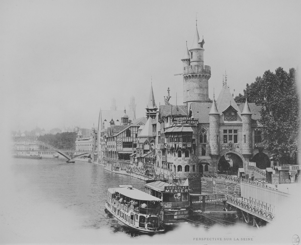 O Restaurante Pre-Clercs - Exposição Universal em Paris, 1900 de French Photographer