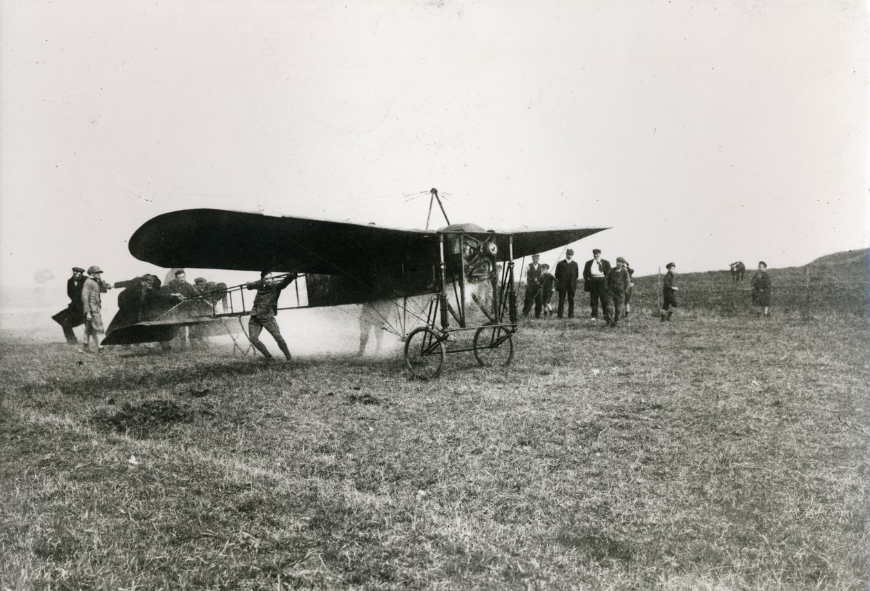 Louis Bleriot (1872-1936) em Eletot, perto de Fecamp, c.1909 de French Photographer