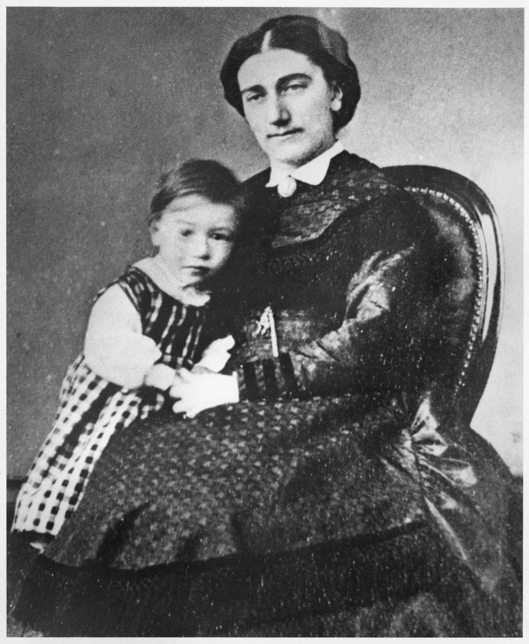 Madame Gide com Andre Gide, 1872 de French Photographer