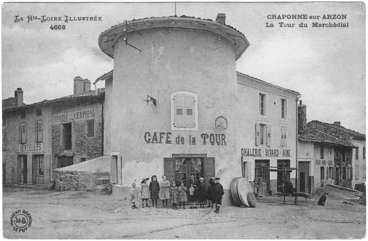 Torre Marchedial em Craponne-sur-Arzon, início do século XX de French Photographer