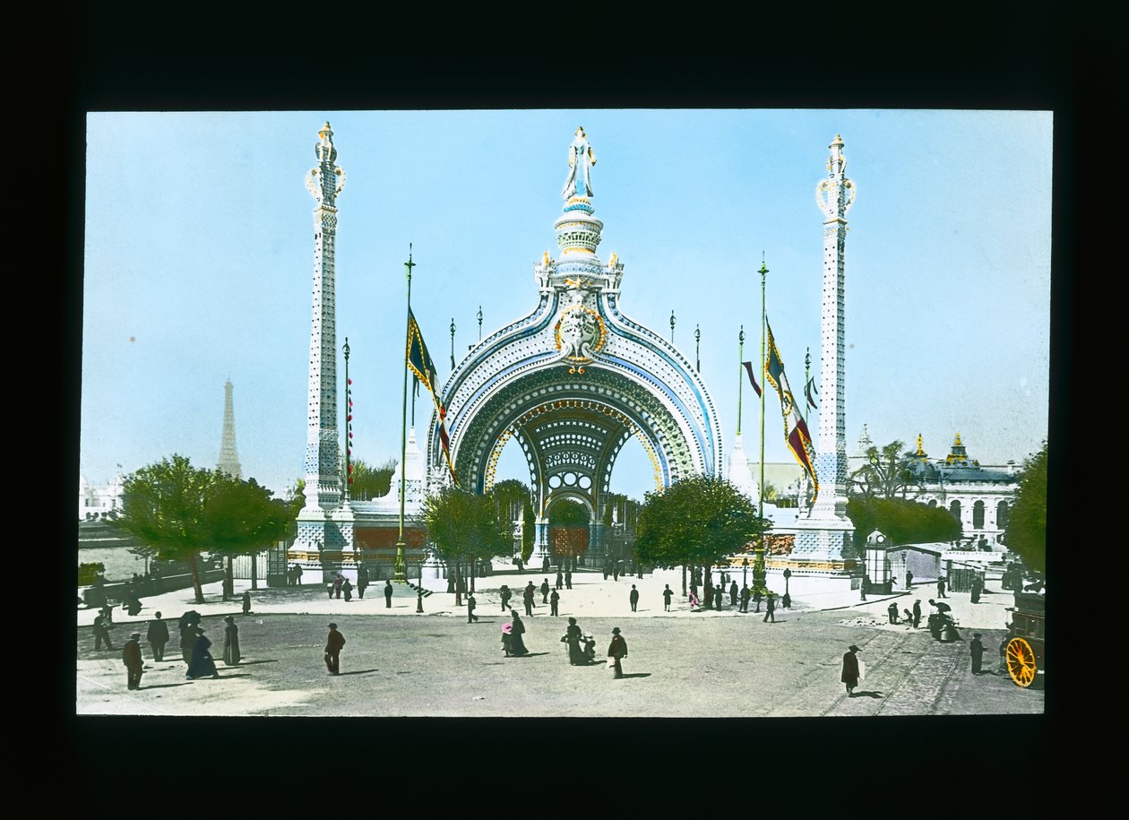 Exposição de Paris: Man Entrance Gate, Paris, França, 1900 (lanterna) de French Photographer