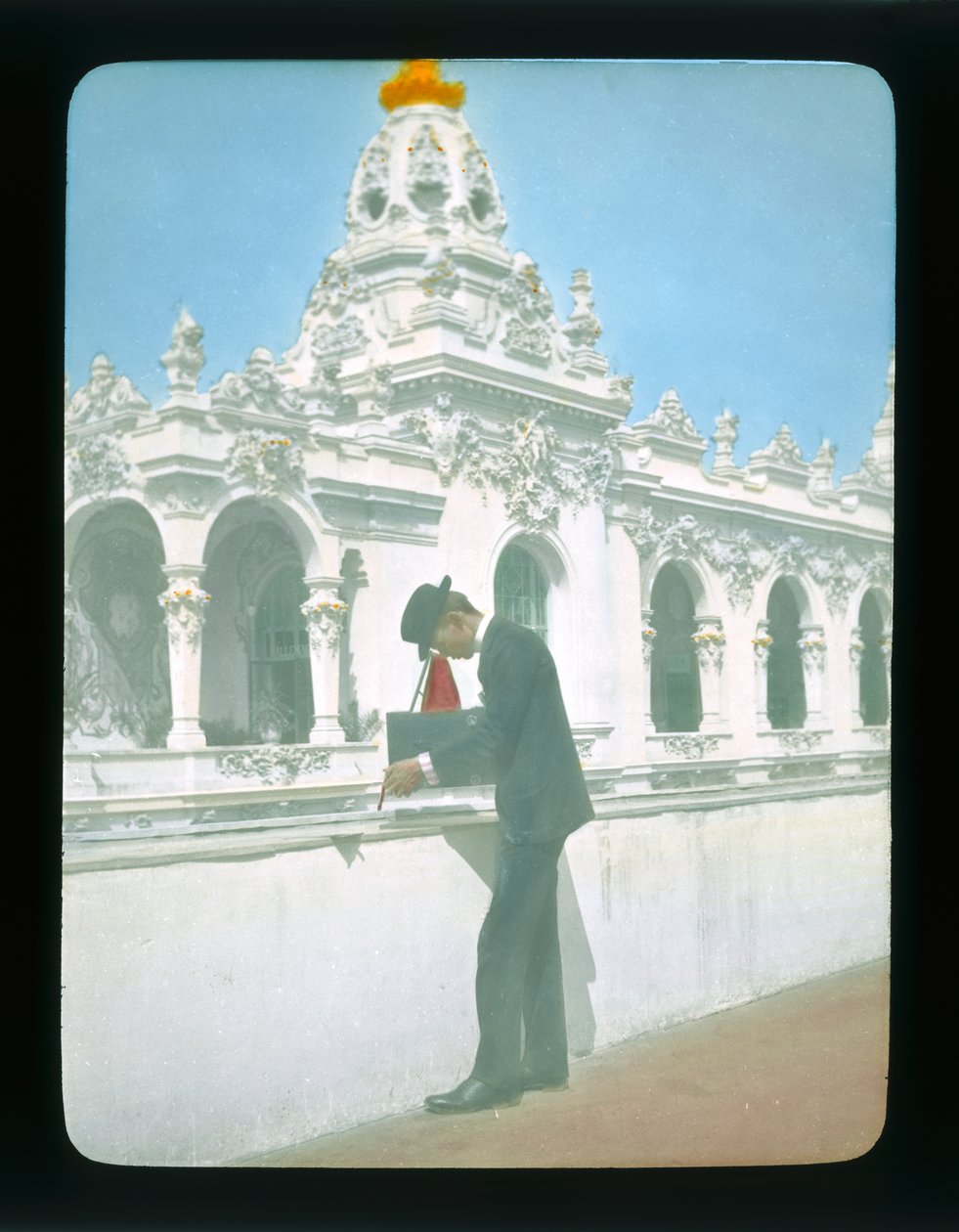 Exposição de Paris: Palácio das Artes Decorativas, Paris, França, 1900 (lanterna) de French Photographer