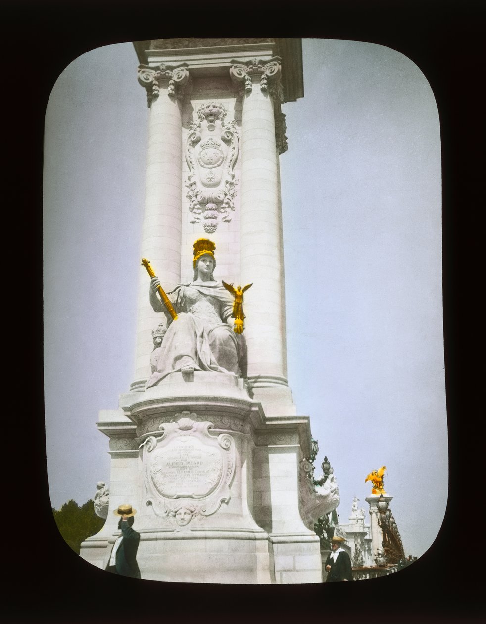 Exposição de Paris: Pont Alexandre III, Paris, 1900 (lanterna) de French Photographer