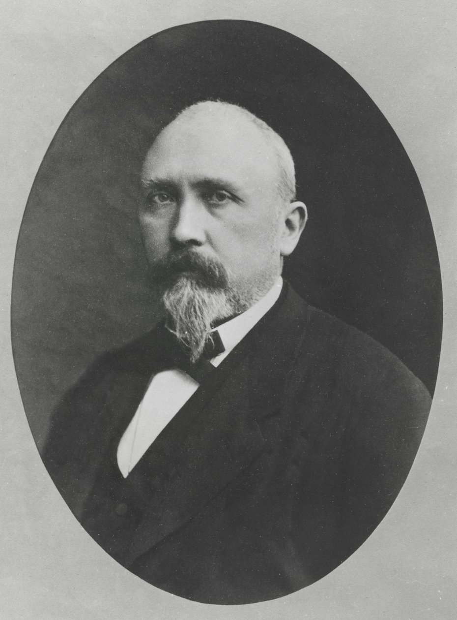 Retrato de Paul-René Léon Ginain de French Photographer