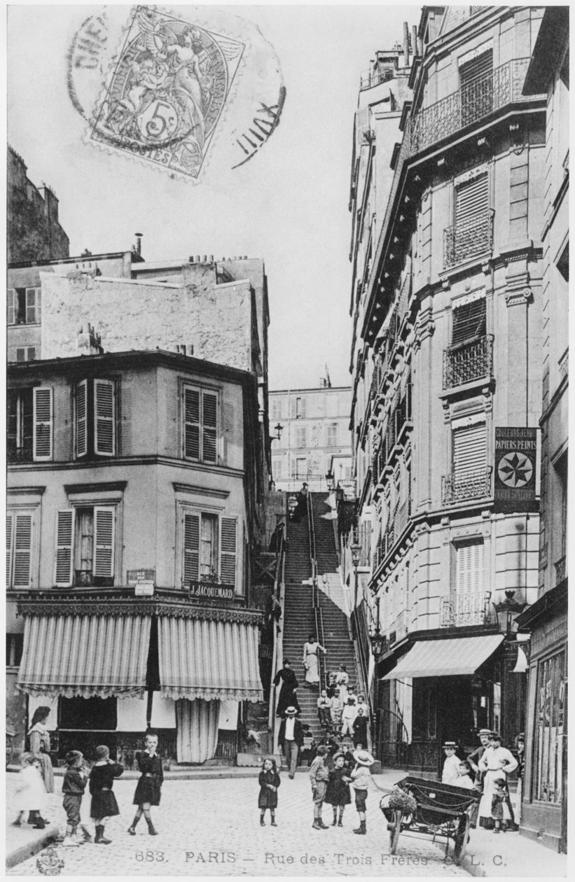 Postal retratando Rue des Trois Freres em Paris, c.1900 de French Photographer