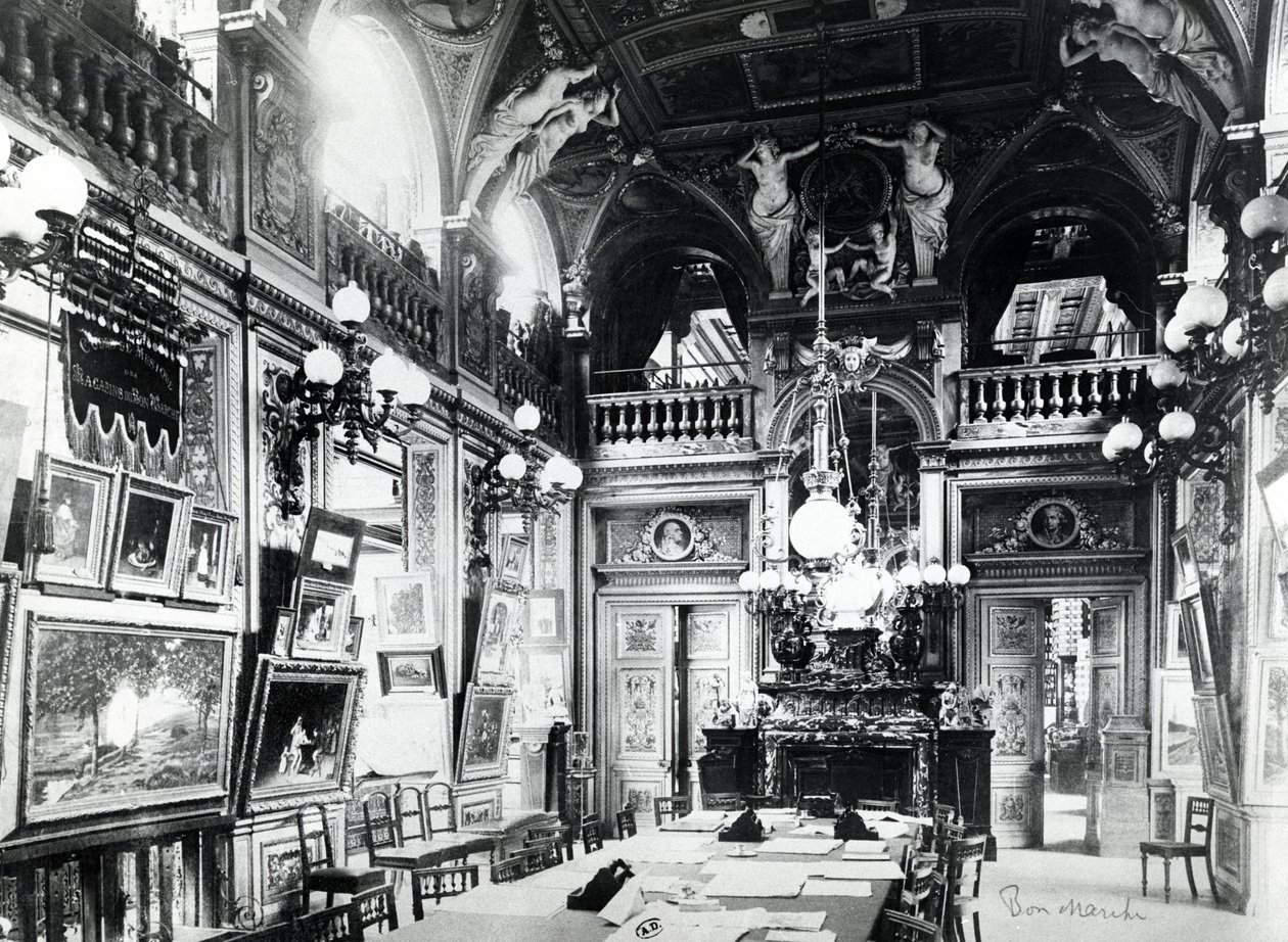 Sala de leitura e galeria de arte das lojas de departamento Bon Marché, Paris, final do século XIX de French Photographer
