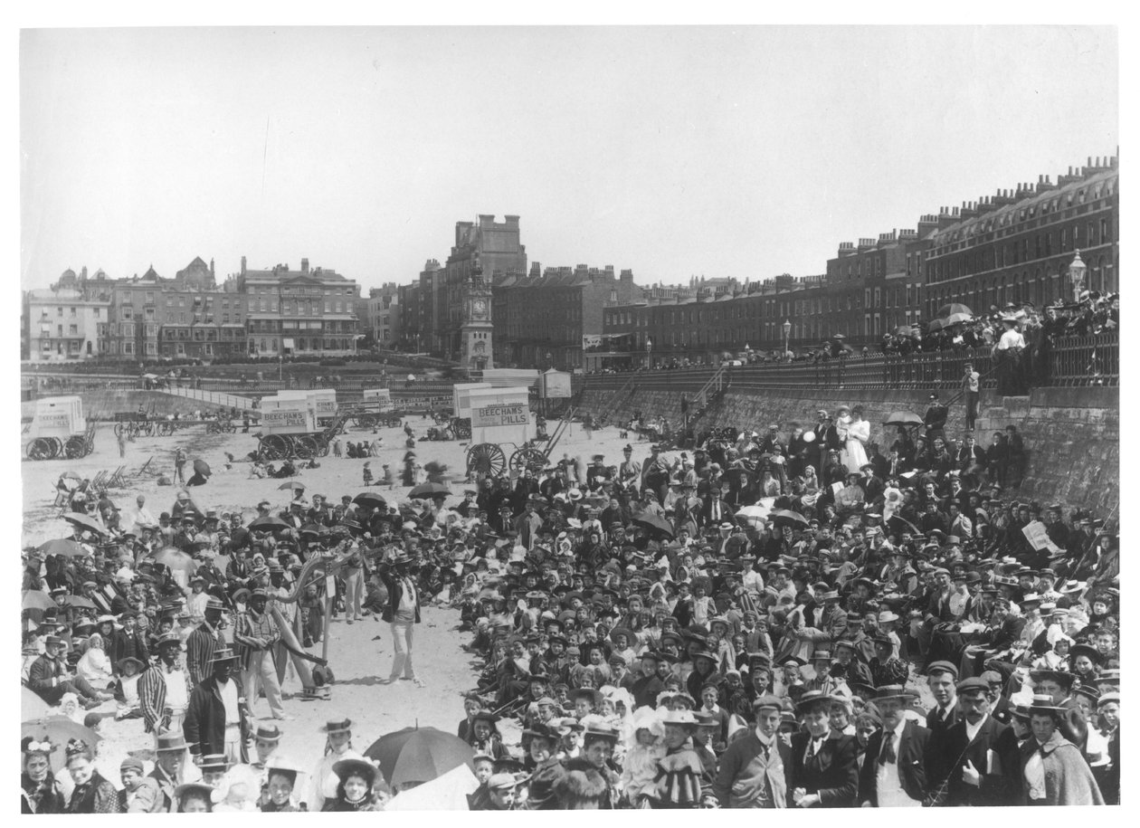 Cantores na praia de Margate, c.1900 de French Photographer