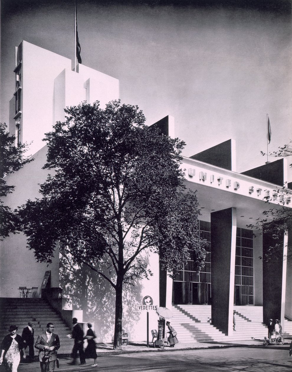 O edifício americano na Exposição Internacional de Paris, 1937 de French Photographer