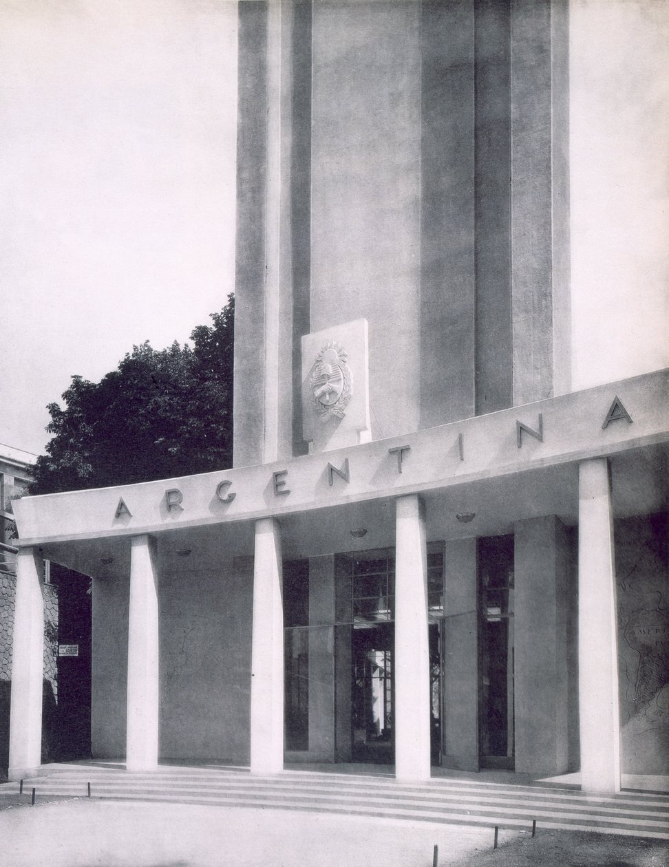 O edifício argentino na Exposição Internacional de Paris, 1937 de French Photographer