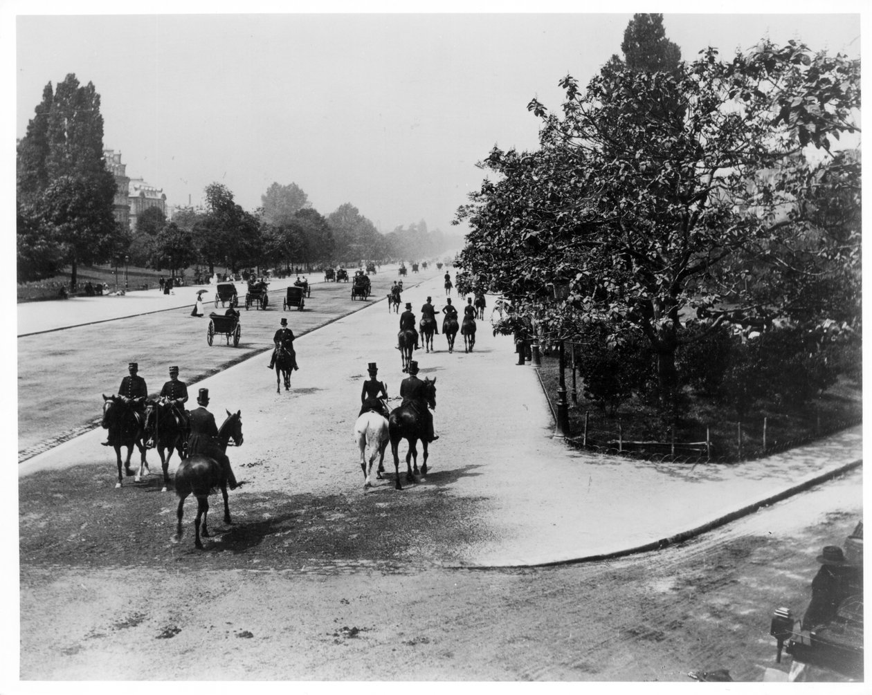 O Bois de Boulogne, Paris, c.1900 de French Photographer