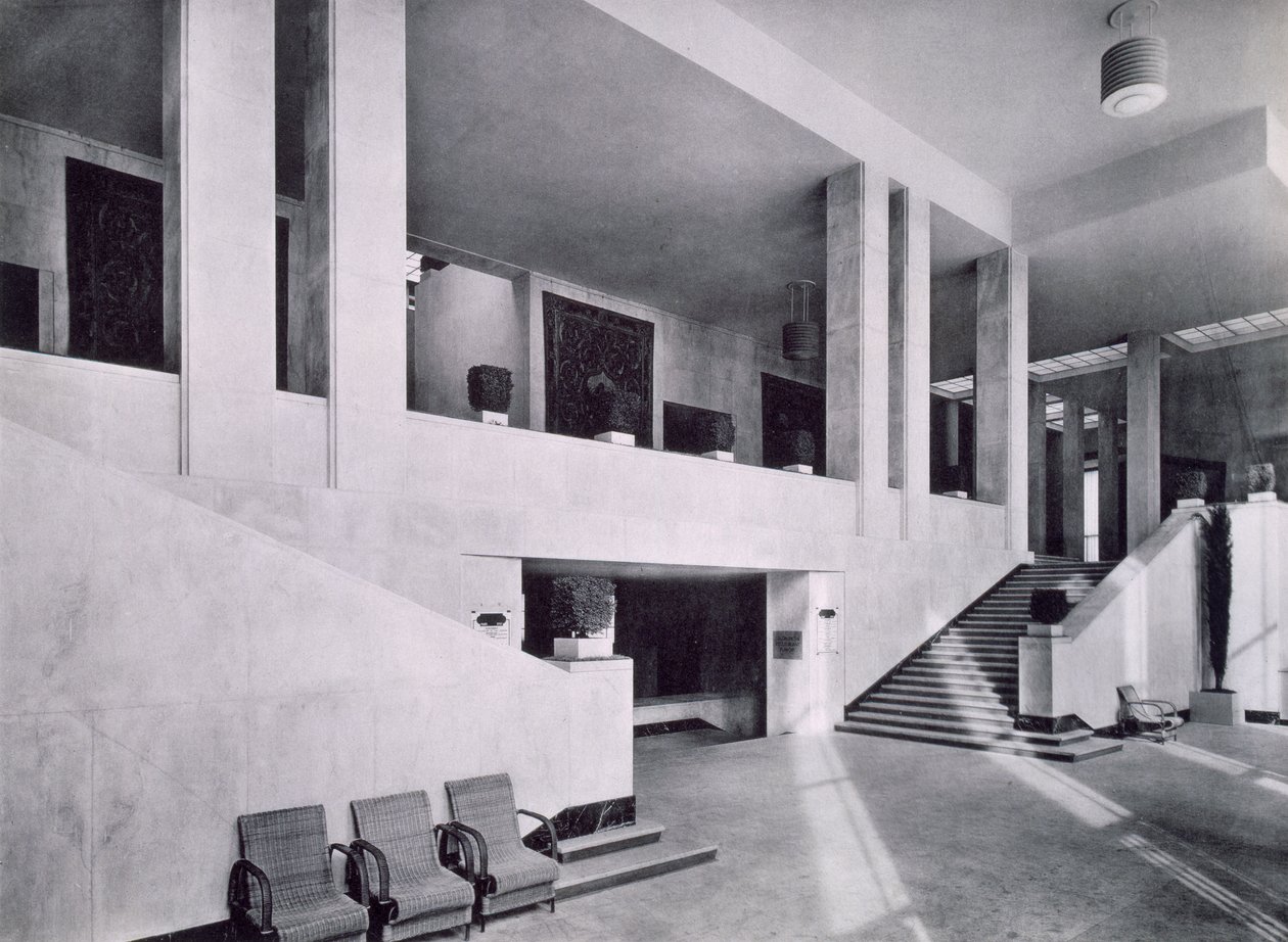O Museu de Arte Moderna na Exposição Internacional de Paris, 1937 de French Photographer