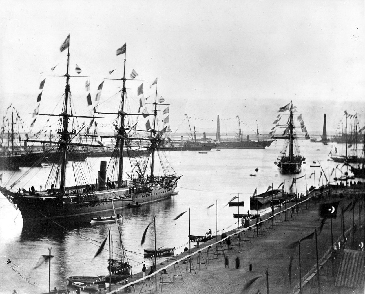 A abertura do Canal de Suez, Port Said 1869 de French Photographer