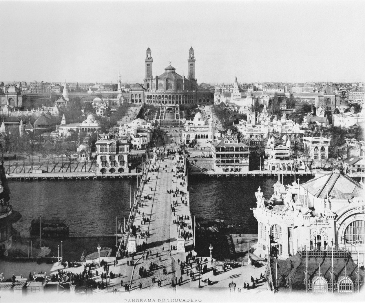 O Trocadero visto da Torre Eiffel - a Exposição Universal em Paris, 1900 de French Photographer