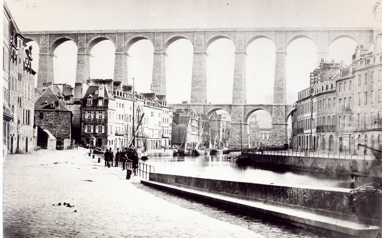 O viaduto em Morlaix, c.1880 de French Photographer