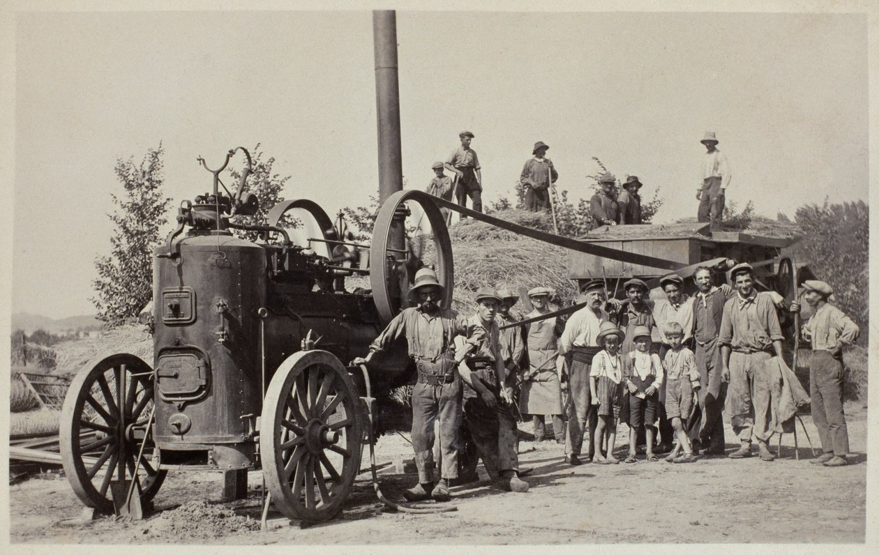 Máquina de debulhar, c.1900 de French Photographer