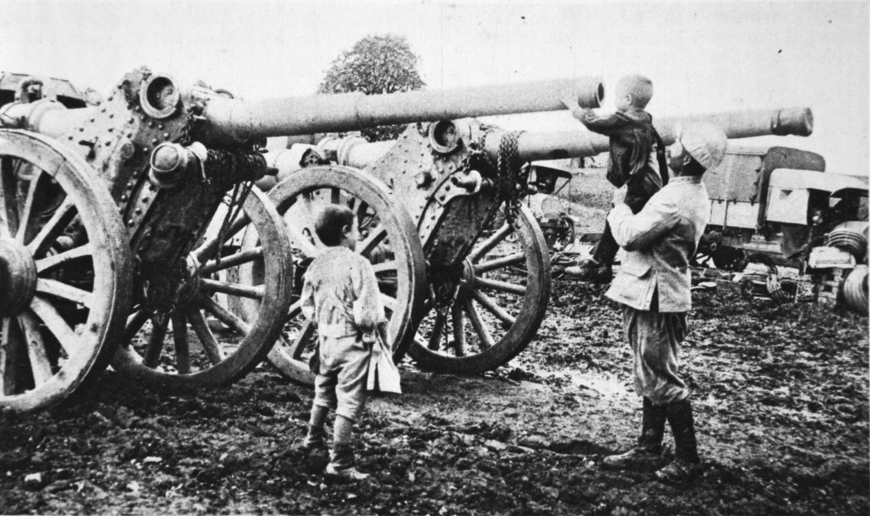 Jovem França: uma curiosidade masculina, de The Illustrated War News, 9 de agosto de 1916 de French Photographer