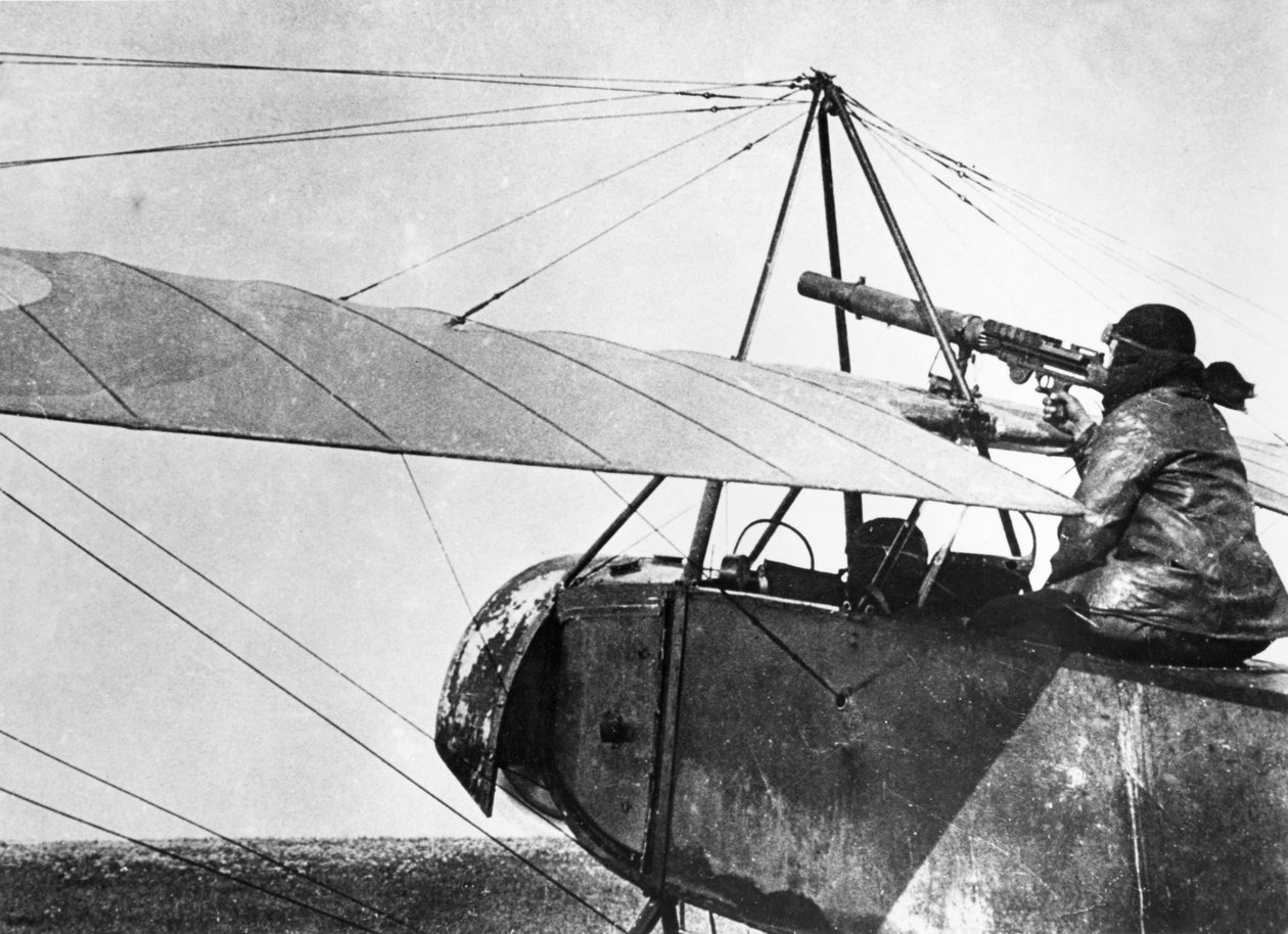 Artilheiro de aviões durante a Batalha do Marne, 1915 de French School