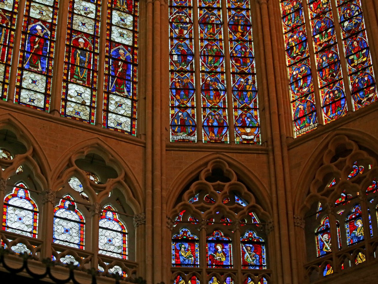 Lado norte do clerestório de Est End of the Choir de French School