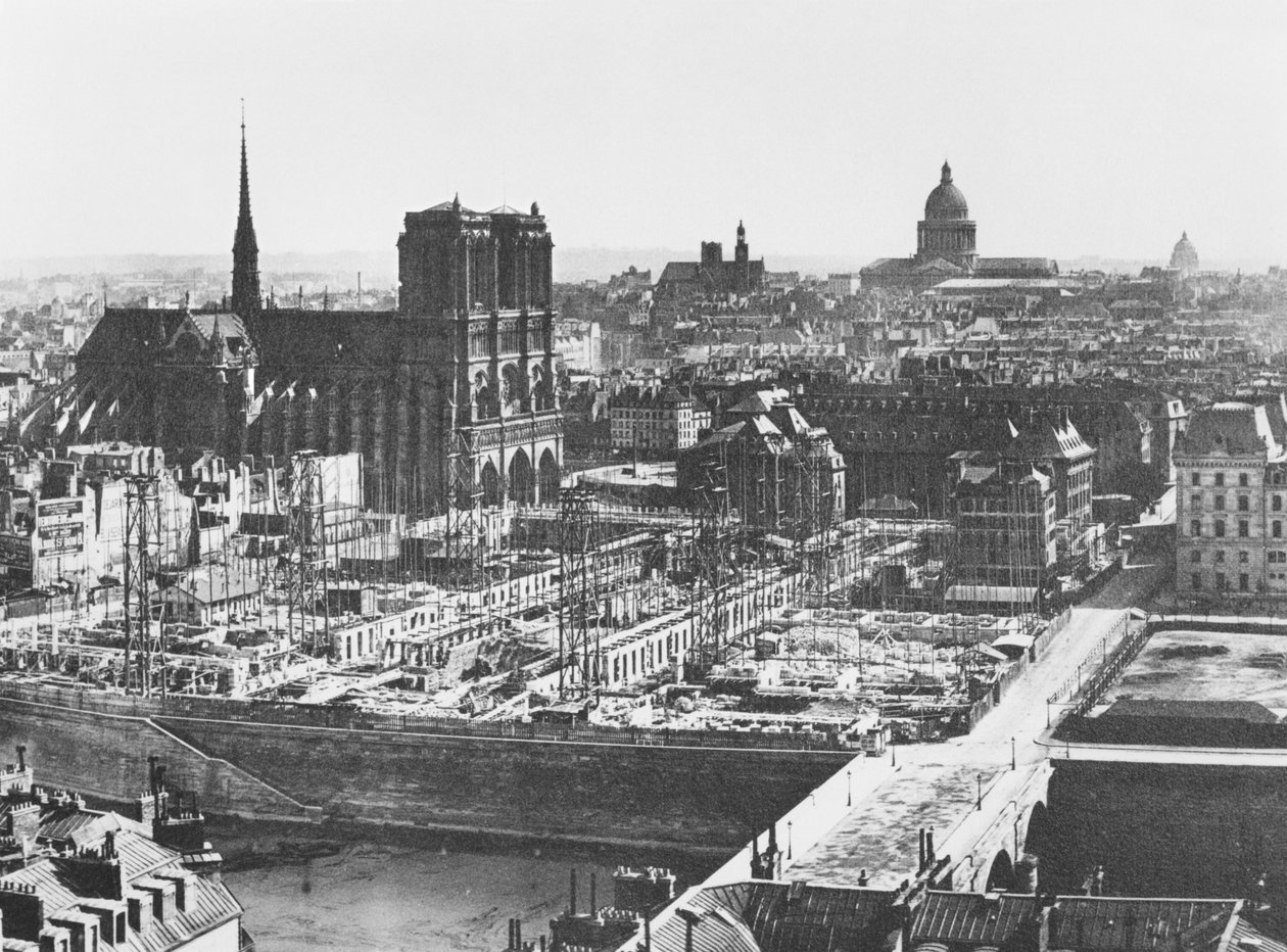 Edifício do Hotel-Dieu, Paris, 1867 de French Photographer