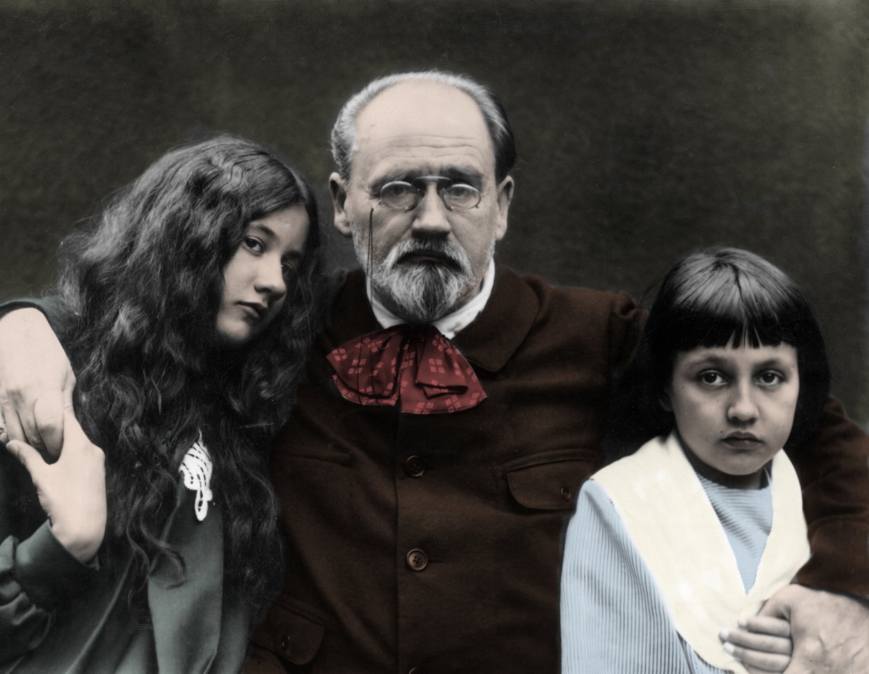 Émile Zola com as suas filhas, Denise e Jacques, na sua casa em Verneuil-sur-Seine (foto) de French Photographer